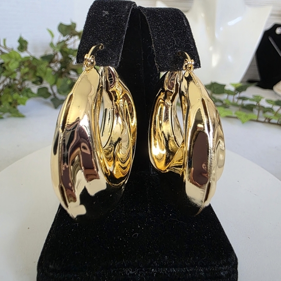 Gold Filled Chunky Swirl Hoop Earrings - Picture 5 of 9